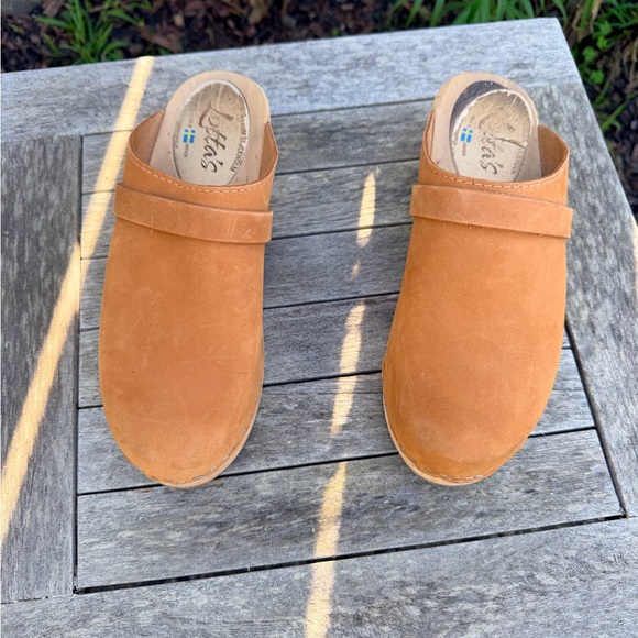Lotta From Stockholm tan nubuck Clogs - Picture 2 of 8